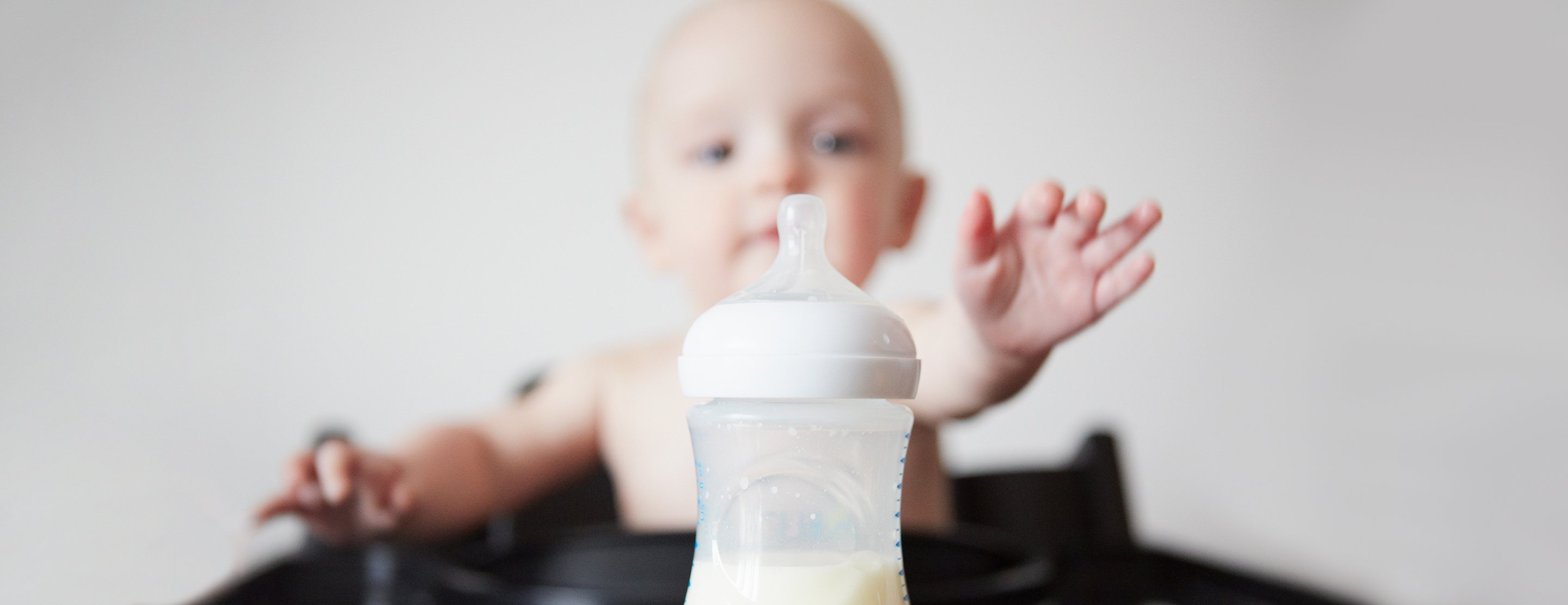 How to switch your toddler from using a bottle to a cup