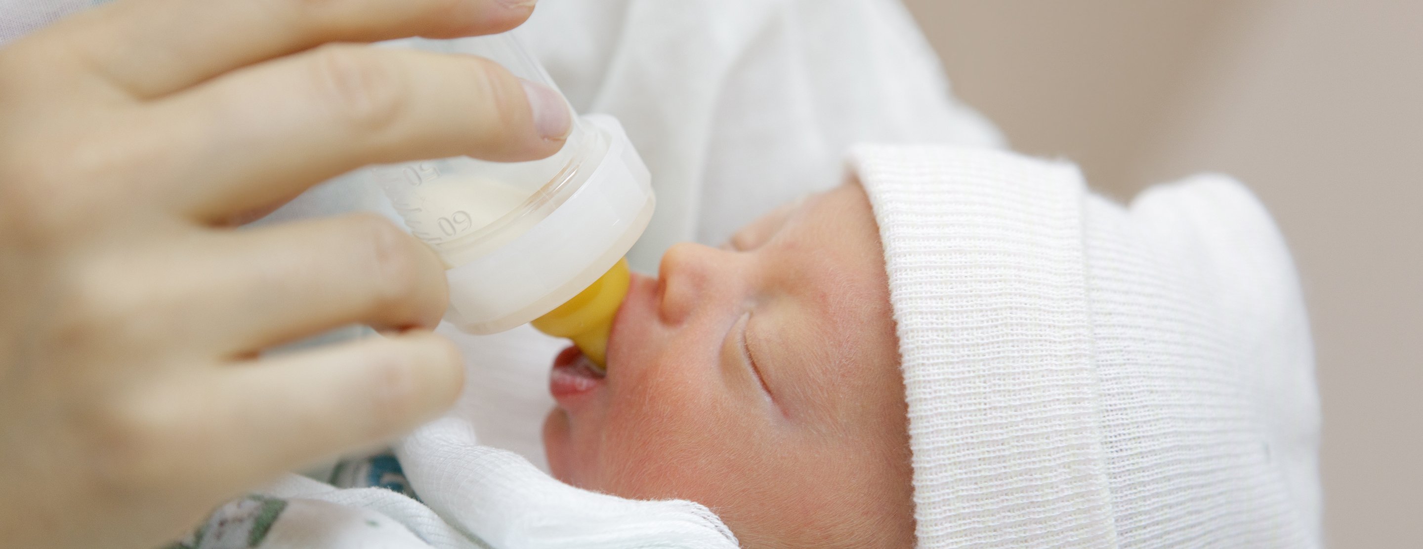 How much milk should a premature hot sale baby drink